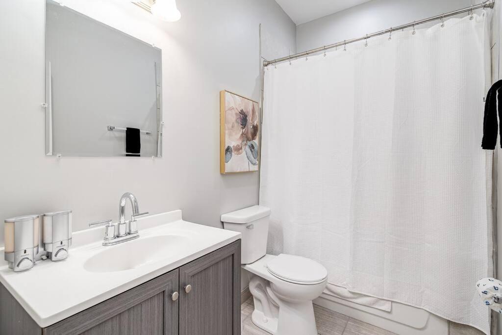 Suite 1 On Southport 4 Queen Beds Chicago Buitenkant foto